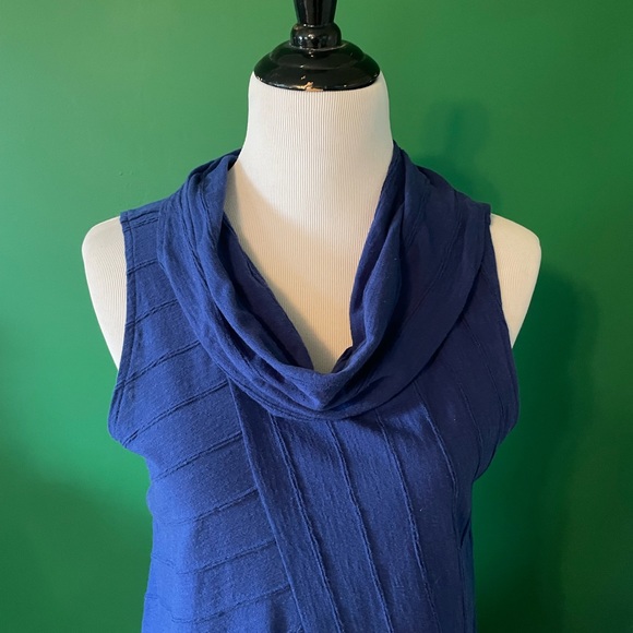 Adorable Summer Cowlneck fun dress - Picture 3 of 4